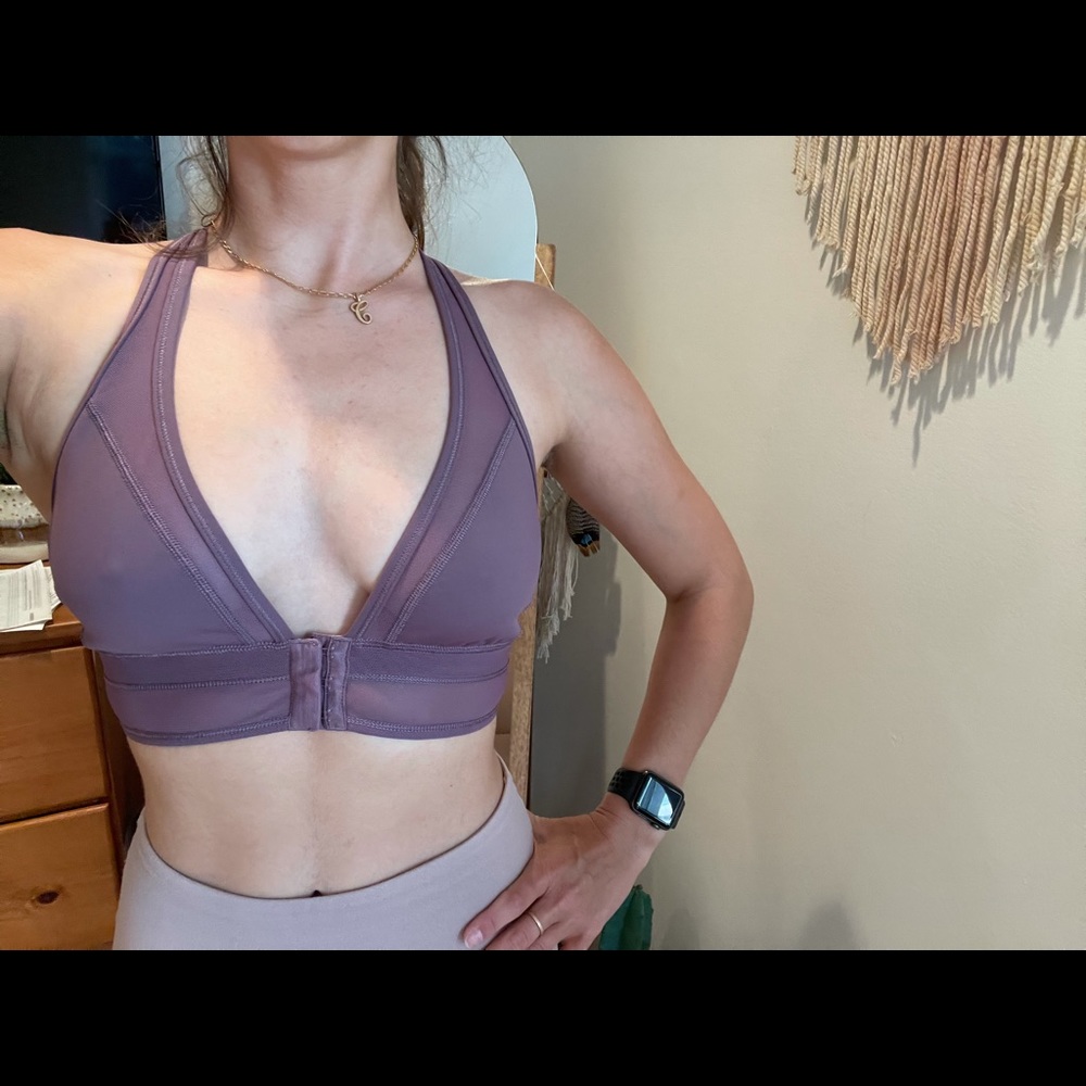 Lululemon sports bra